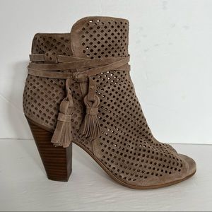 Vince Camuto Laser Cut Leather Peeptoe HIgh Heel Tassled Zip Kamey Boot Size 10M